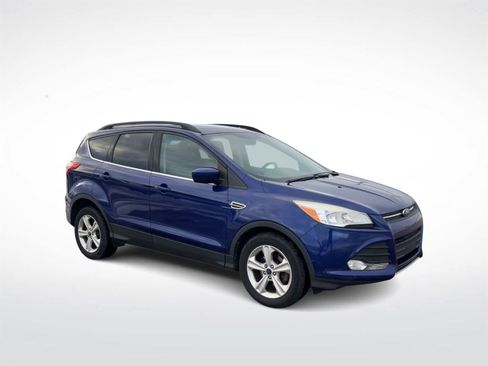 Used 2014 Ford Escape SE w/ Equipment Group 201A image 2