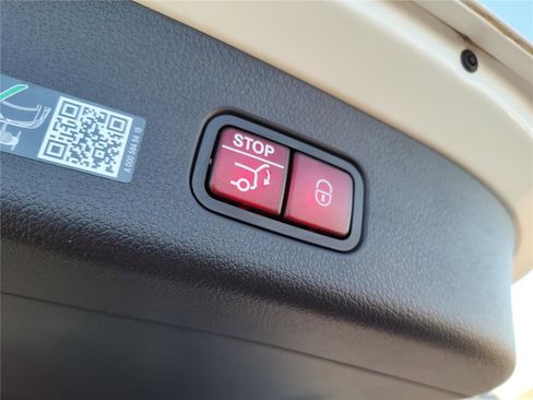 New 2025 Mercedes-Benz GLC 300 4MATIC image 7