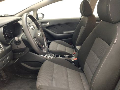 Used 2017 Kia Forte LX FWD image 17