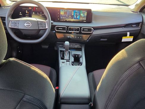 New 2027 Nissan Sentra SR w/ Floor Mat Package FWD image 6