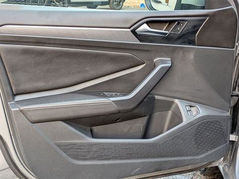 Used 2024 Volkswagen Jetta SE image 11