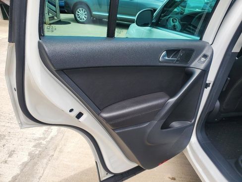 Used 2013 Volkswagen Tiguan SE AWD/4WD image 14