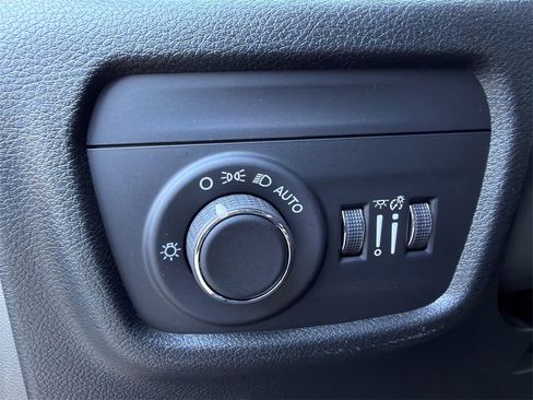 New 2025 Jeep Grand Cherokee L Altitude image 18