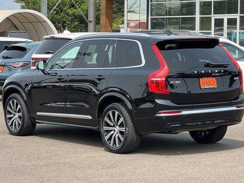 Used 2023 Volvo XC90 B5 Plus AWD/4WD image 7