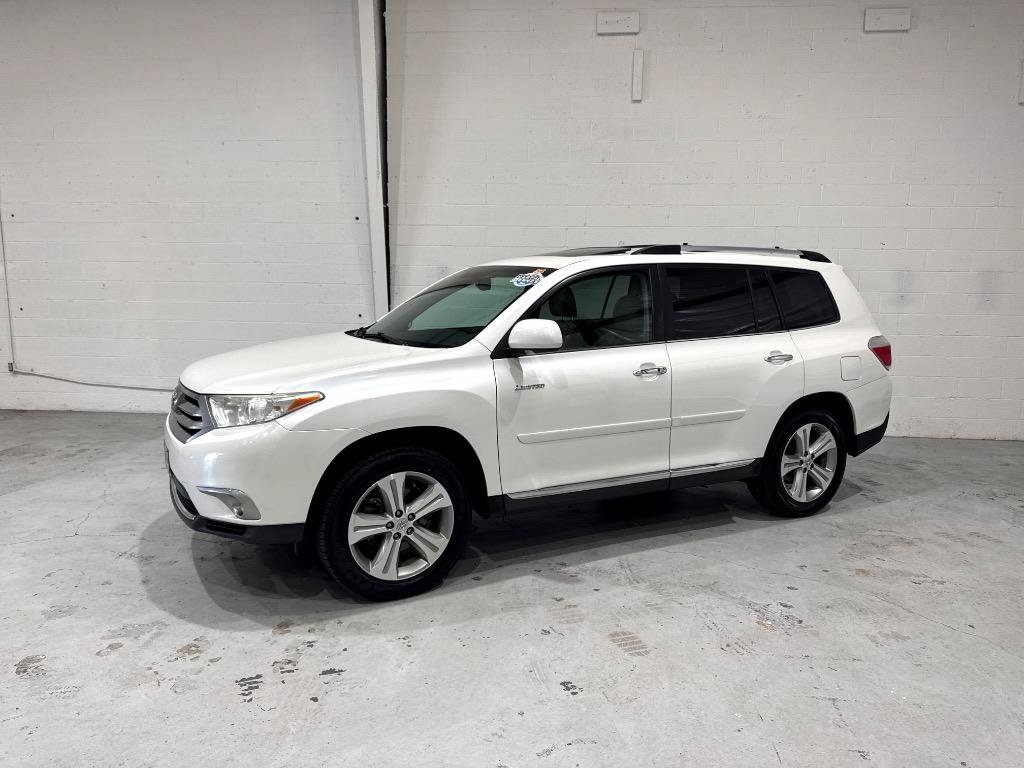 Used 2013 Toyota Highlander Limited AWD/4WD image 16