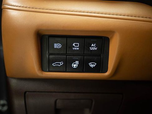 Used 2021 Toyota Highlander Platinum AWD/4WD image 32