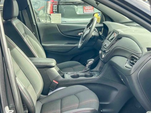 Used 2022 Chevrolet Equinox RS w/ LPO, Cargo Package FWD image 17