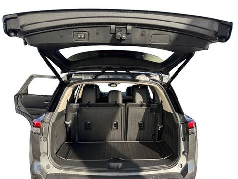 New 2026 Nissan Pathfinder Platinum w/ Cargo Package AWD/4WD image 8
