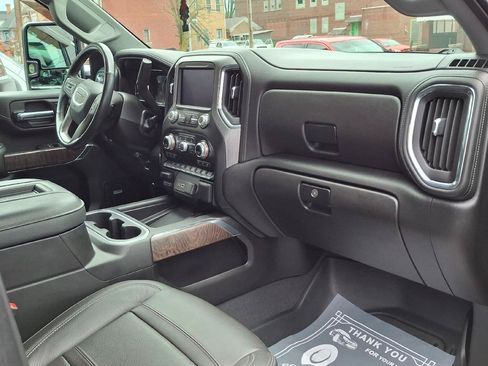 Used 2022 GMC Sierra 3500 Denali AWD/4WD image 12
