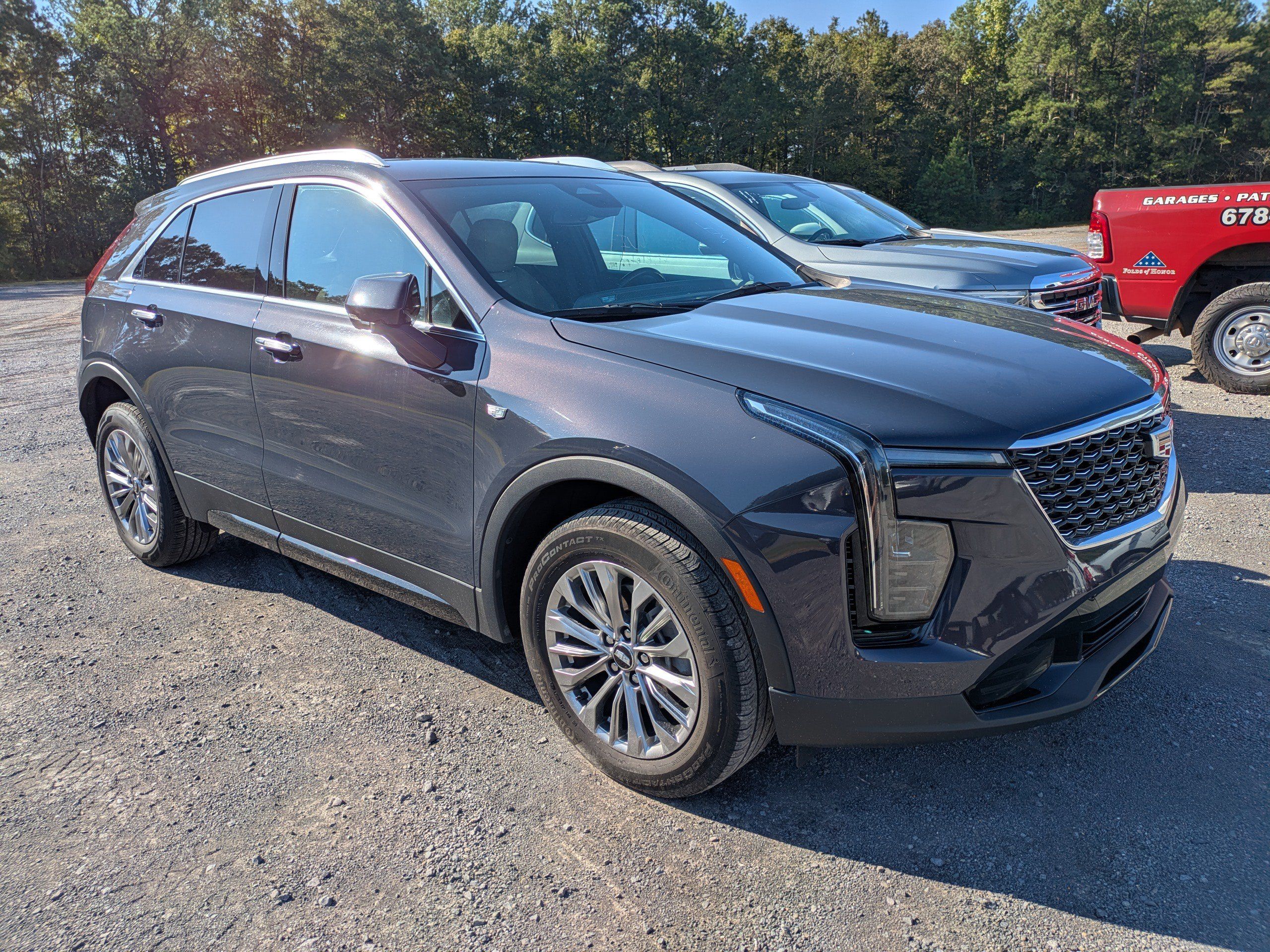 Used 2025 Cadillac XT4 Premium Luxury FWD image 1