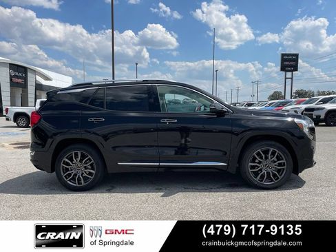 Used 2024 GMC Terrain Denali w/ Black Diamond Edition AWD/4WD image 9