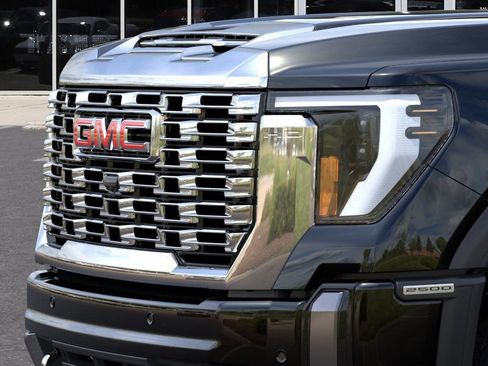 New 2026 GMC Sierra 2500 Denali w/ Technology Package AWD/4WD image 13