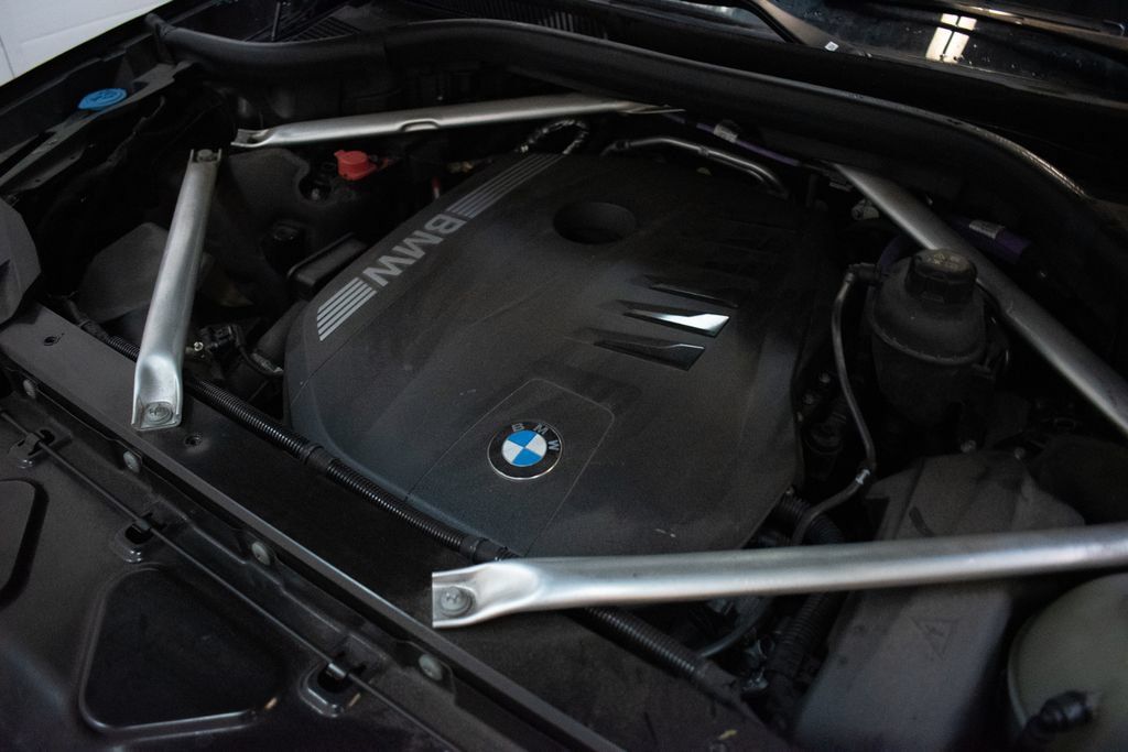 Used 2024 BMW X7 xDrive40i w/ M Sport Package AWD/4WD image 10