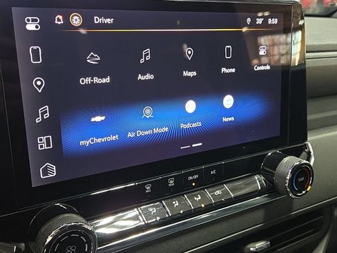 Used 2023 Chevrolet Colorado Trail Boss w/ Technology Package image 17