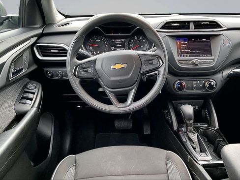 Used 2023 Chevrolet TrailBlazer LS FWD image 6