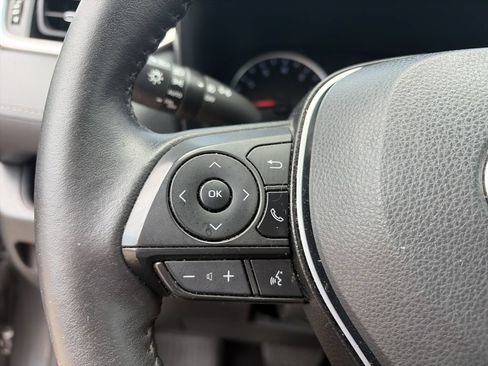 Used 2022 Toyota RAV4 XLE Premium FWD image 20