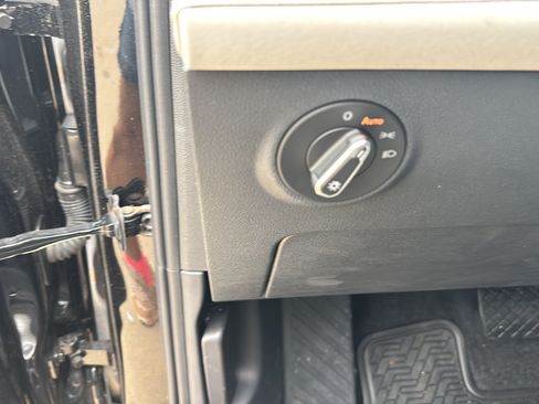New 2026 Volkswagen Taos SE AWD/4WD image 22