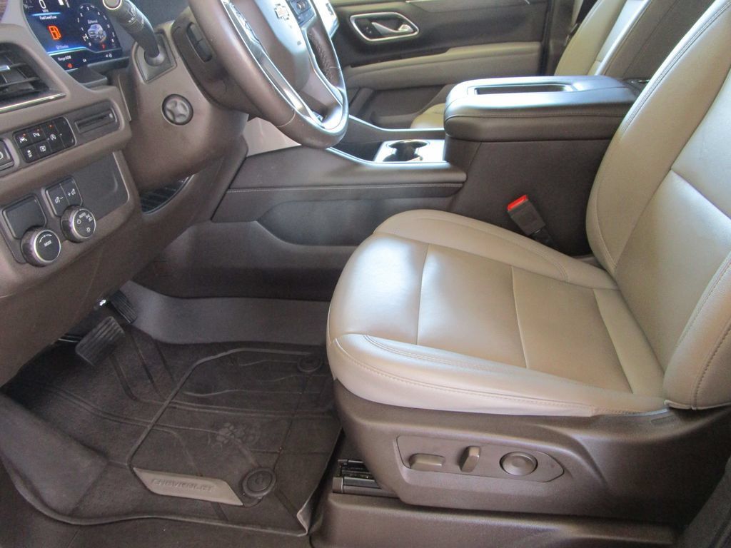 Used 2023 Chevrolet Tahoe LT w/ Luxury Package RWD image 28