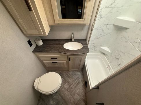 Used 2022 Ford E-450 and Econoline 450 Super Duty w/ Motorhome Prep Package image 34