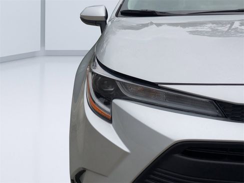 Used 2024 Toyota Corolla LE image 9