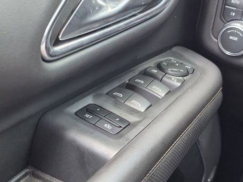 Used 2023 GMC Yukon AT4 w/ Technology Package image 16