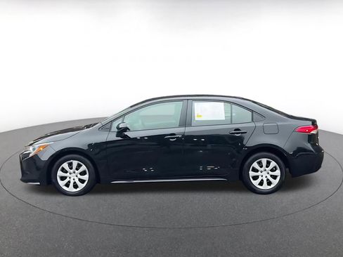 Used 2025 Toyota Corolla LE image 9