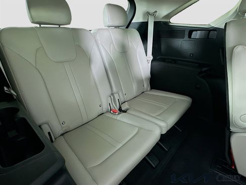 Certified 2025 Kia Sorento EX w/ Panoramic Sunroof Package image 26