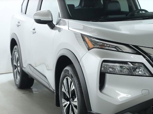 Used 2023 Nissan Rogue SV w/ SV Premium Package image 9