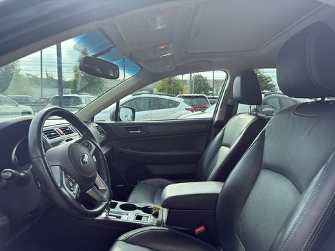 Used 2017 Subaru Outback 2.5i Limited AWD/4WD image 9