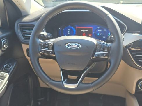 Used 2022 Ford Escape SEL w/ Technology Package FWD image 19