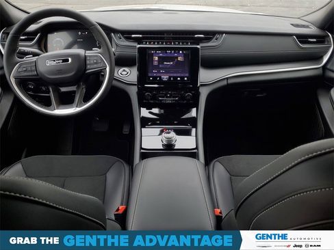 New 2025 Jeep Grand Cherokee L Altitude image 26