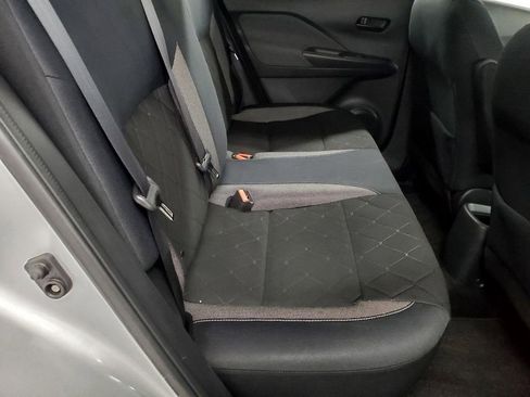 Used 2018 Nissan Kicks S image 20