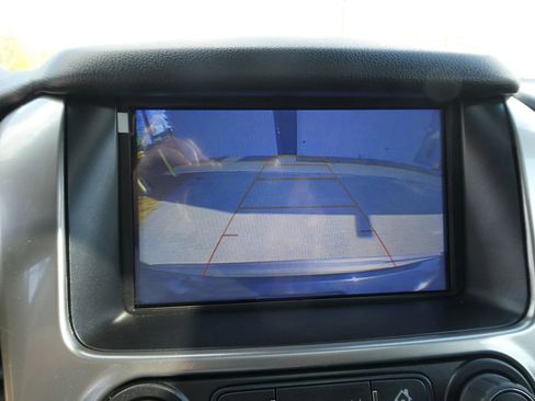 Used 2019 Chevrolet Suburban LT image 23