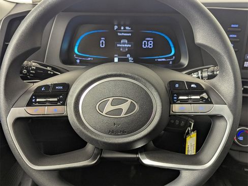 New 2025 Hyundai Elantra SE image 17