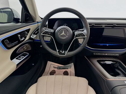 Used 2025 Mercedes-Benz E 350 Sedan image 25