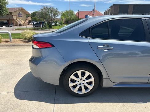 Used 2024 Toyota Corolla LE FWD image 9