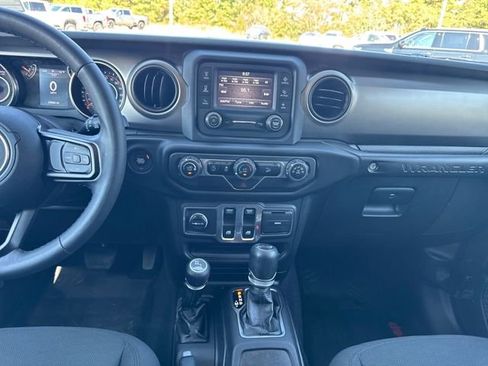 Used 2019 Jeep Wrangler Sport S image 17