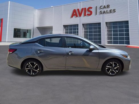 Used 2025 Nissan Sentra SV FWD image 5