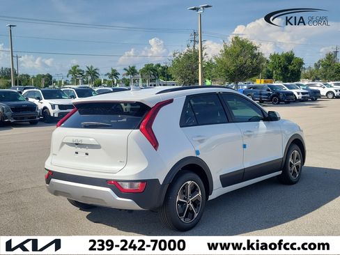 New 2026 Kia Niro LX FWD image 6