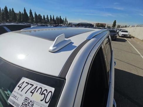 Used 2023 Chevrolet Tahoe High Country image 3