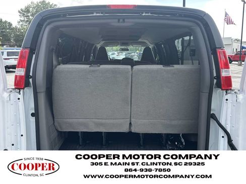 Used 2025 Chevrolet Express 3500 LS RWD image 20