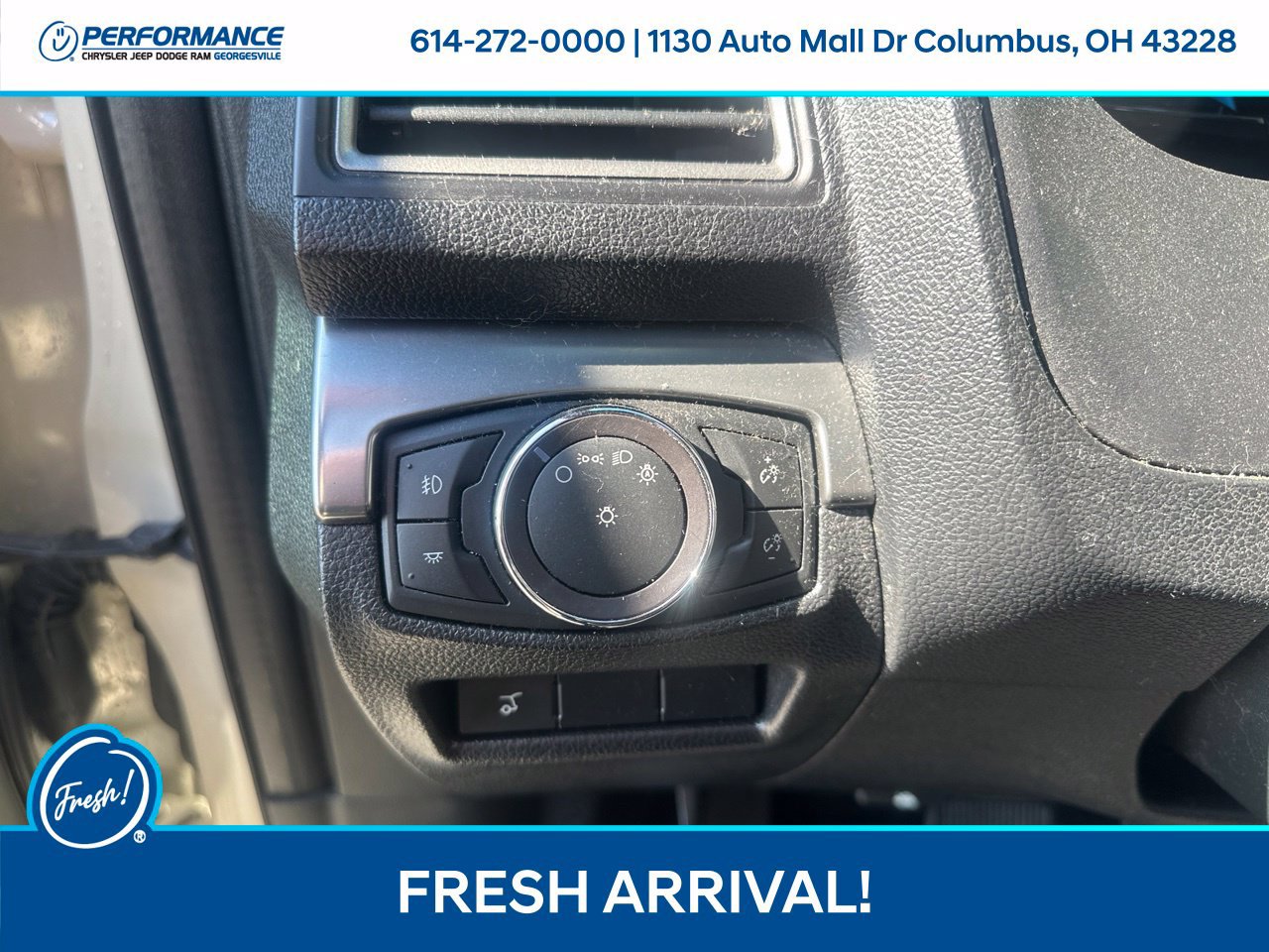Used 2018 Ford Explorer XLT w/ Equipment Group 202A FWD image 16