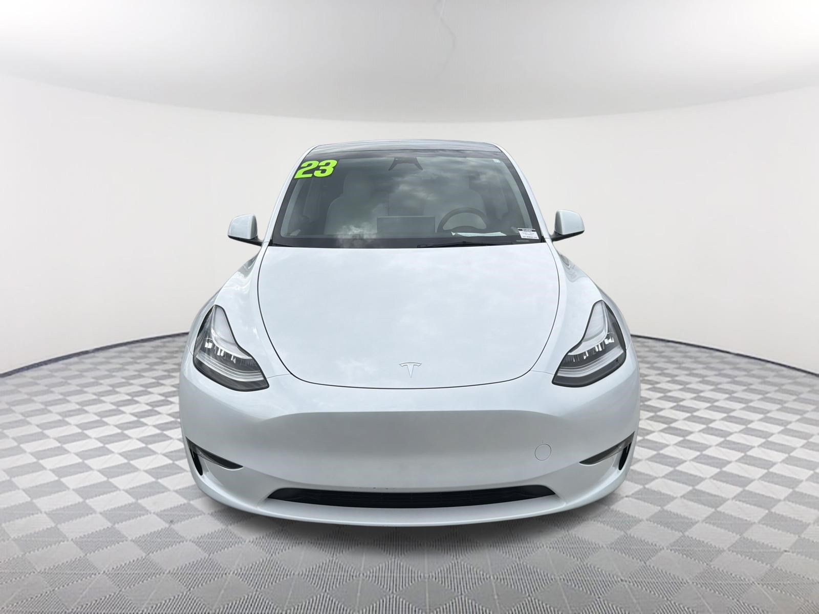 Used 2023 Tesla Model Y Long Range AWD/4WD image 2