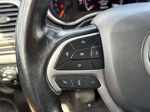 Used 2022 Jeep Grand Cherokee Limited image 11