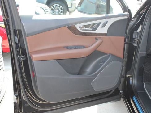 Used 2019 Audi Q7 2.0T Premium w/ Convenience Package AWD/4WD image 11