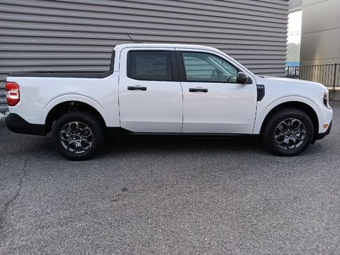 New 2026 Ford Maverick XLT w/ Equipment Group 301A AWD/4WD image 2