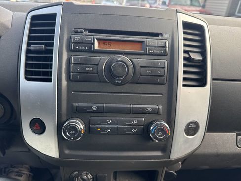 Used 2009 Nissan Frontier SE w/ SE Value Truck Pkg image 10