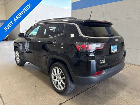 Used 2023 Jeep Compass Latitude w/ Sun and Sound Group AWD/4WD image 4