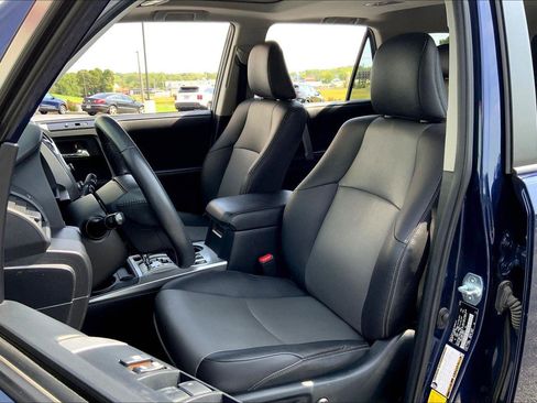 Used 2020 Toyota 4Runner SR5 Premium image 23