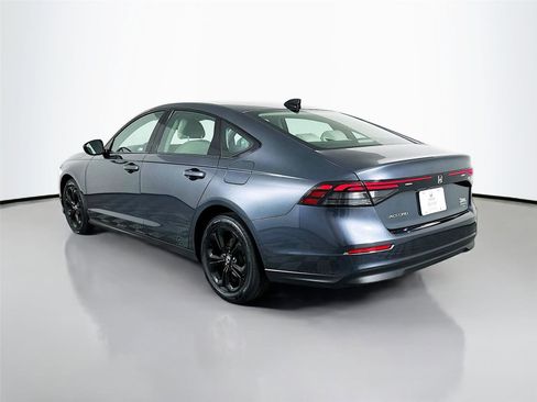 Certified 2025 Honda Accord SE image 10